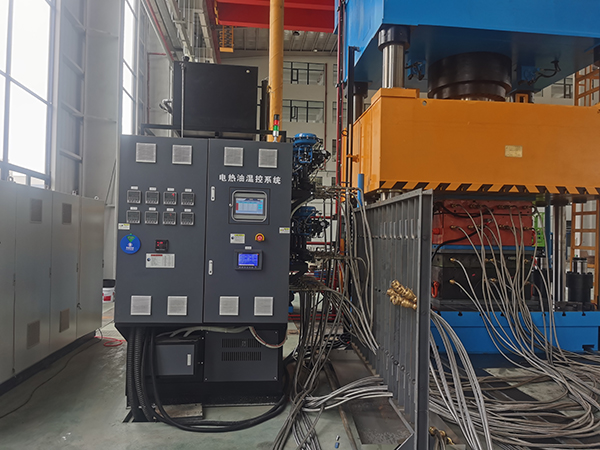 復(fù)合材料模壓油溫機